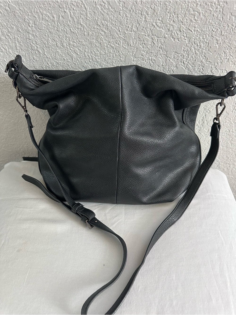 REED Modern American Luxury Black Pebbled Hobo Shoulder Crossbody Bag